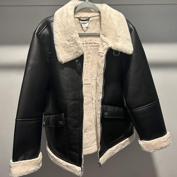 Perfect jacket for winter!!! Adorable!!! - Picture 1 of 3